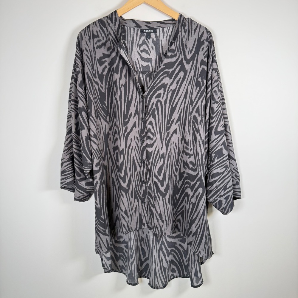 Torrid Plus Size 3 Zebra Print Button Up High Low Tunic Shirt Top Blouse Neutral